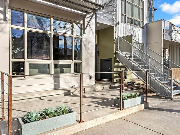 4th image of 802 Blondel St #102
