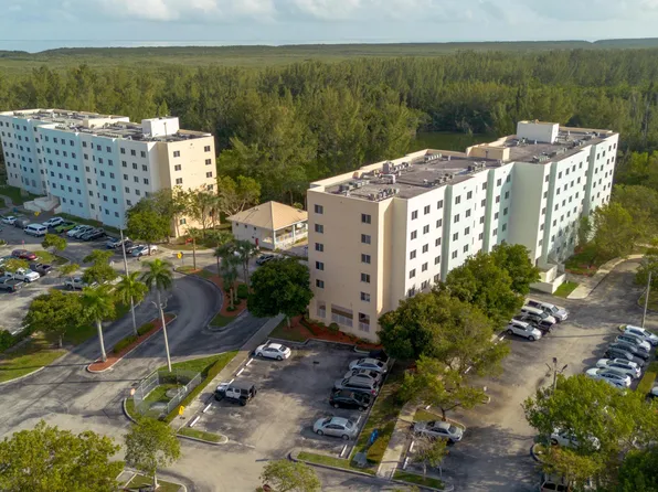 Calusa Cove Apartment Homes