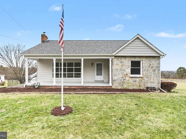 1030 E Canal Rd, Dover, PA 17315