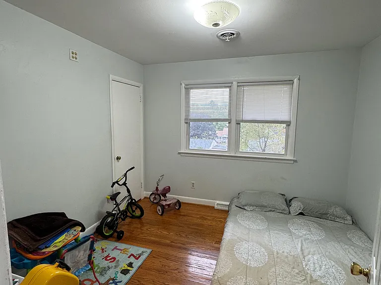1439 Crawford Ave — Photo 14