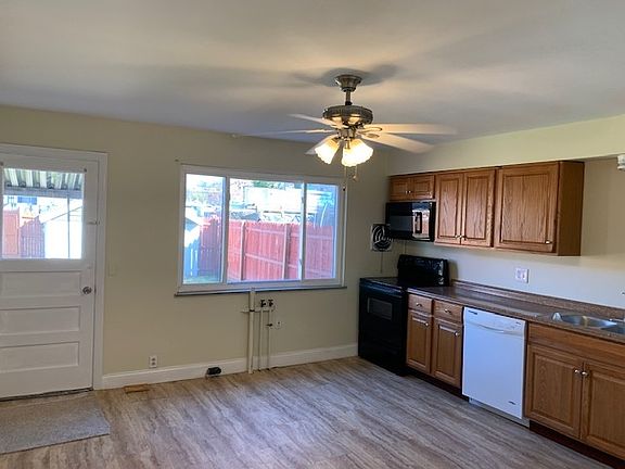 5th image of 813 Thornton St