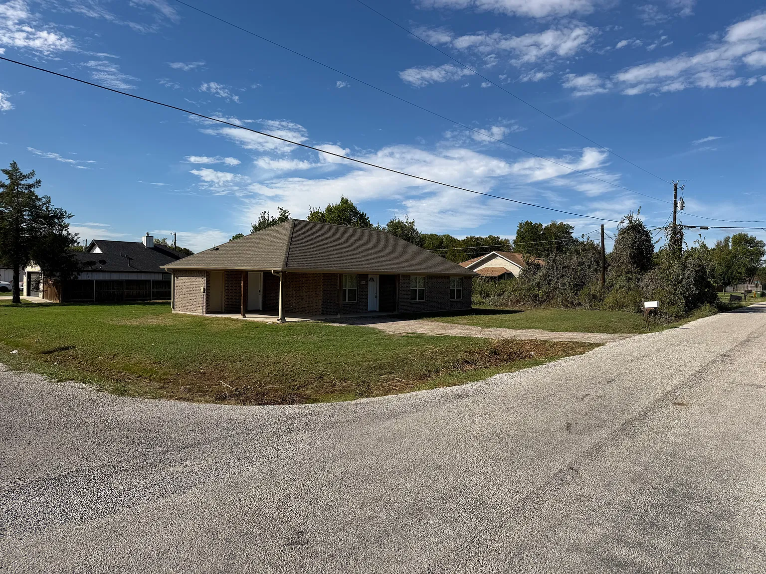 3 bed, 1124 sqft, $1,800 — Photo 2