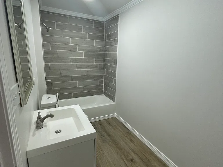 2304 Meadowview Dr — Photo 10