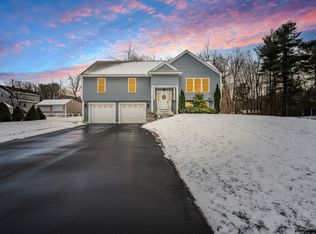 4 Donald Ave, Chelmsford, MA 01824