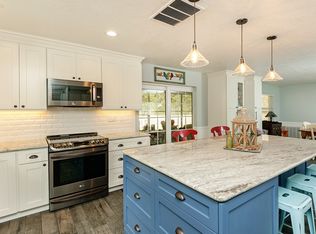 10735 Hilltop Dr, New Port Richey, FL 34654