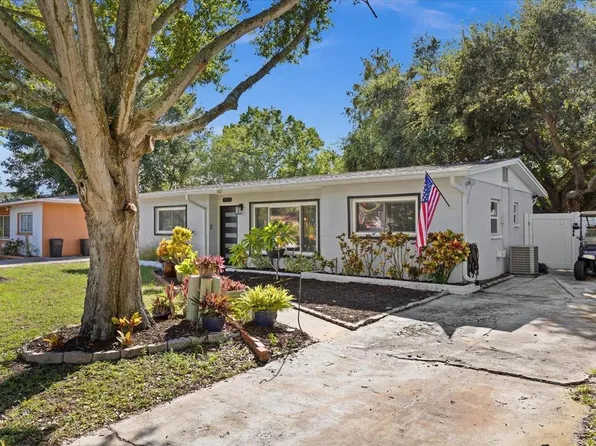 715 W BAYSHORE DRIVE, TARPON SPRINGS, FL 34689