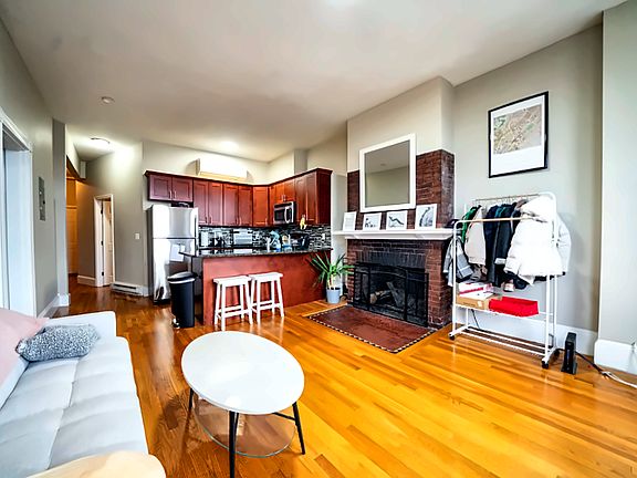 2nd image of 39 Bay State Rd #4CP