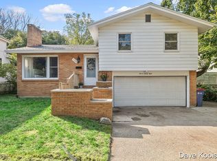 1128 3rd St NW, Grand Rapids, MI 49504