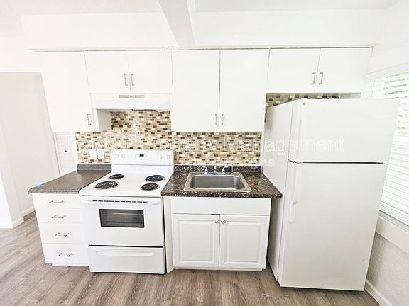 2nd image of 304 2nd Ave S #6