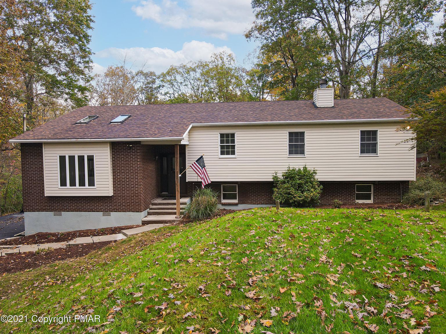 185 Magic Mountain Rd, Henryville, PA 18332 | Zillow