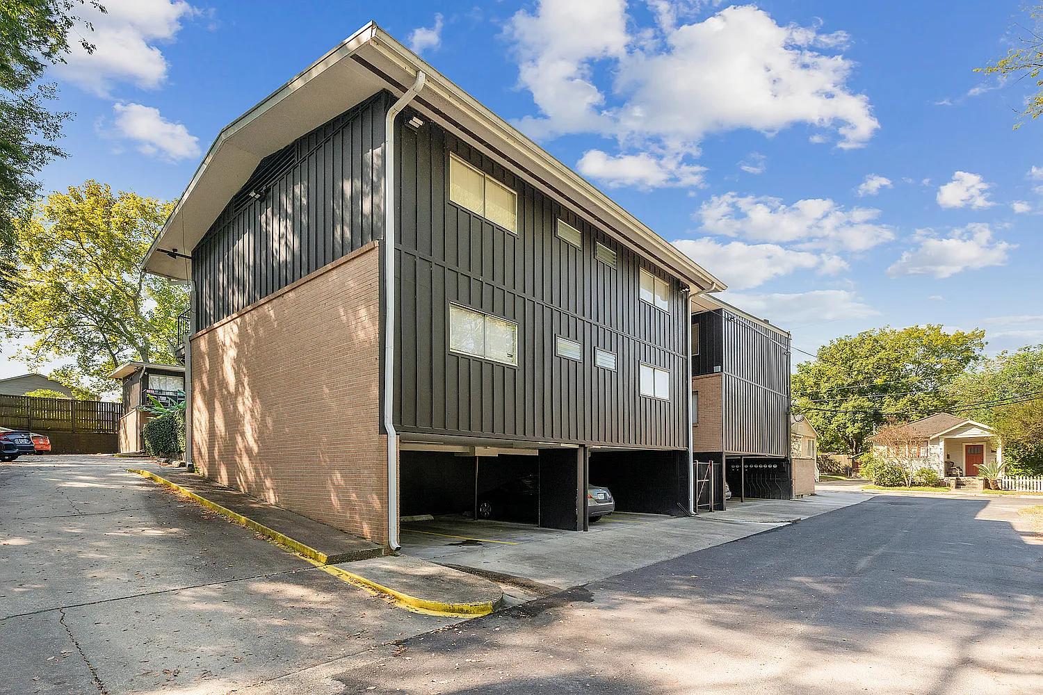 Arsenal Park Apartments — Photo 3