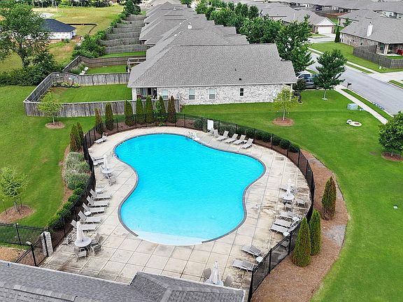 2nd image of 119 Branton Ct