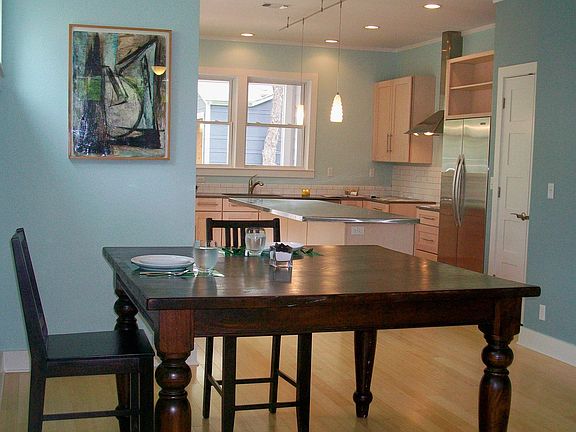 4th image of 5509 Woodrow Ave #B