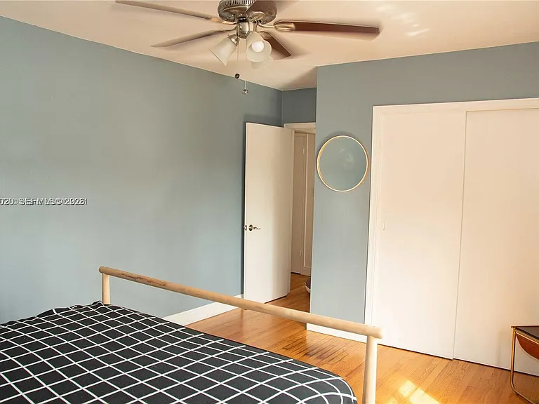 233 Madeira Ave #2 — Photo 12