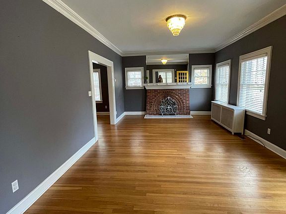 Large living room with 10' ceilings