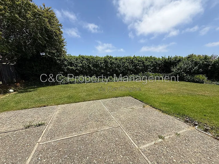 938 Estrada Ct — Photo 3