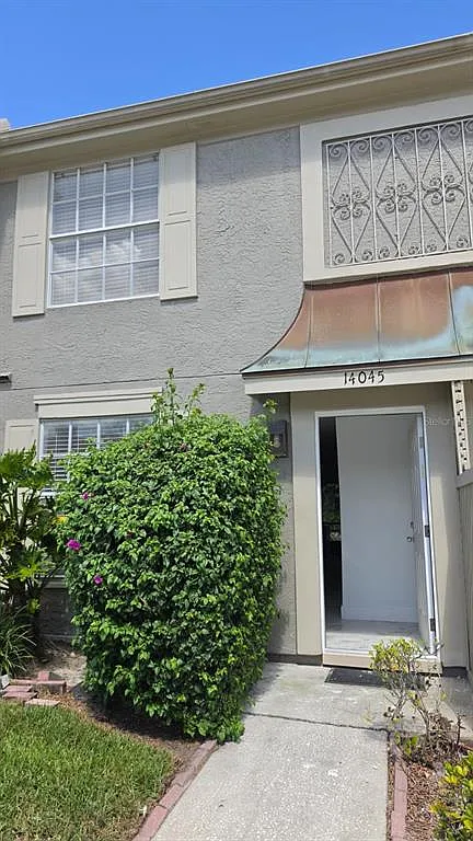 2 bed, 2.5 bath, 1094 sqft, $1,900 — Photo 2