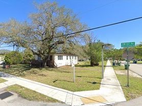 6151 SW 35th St, Hollywood, FL