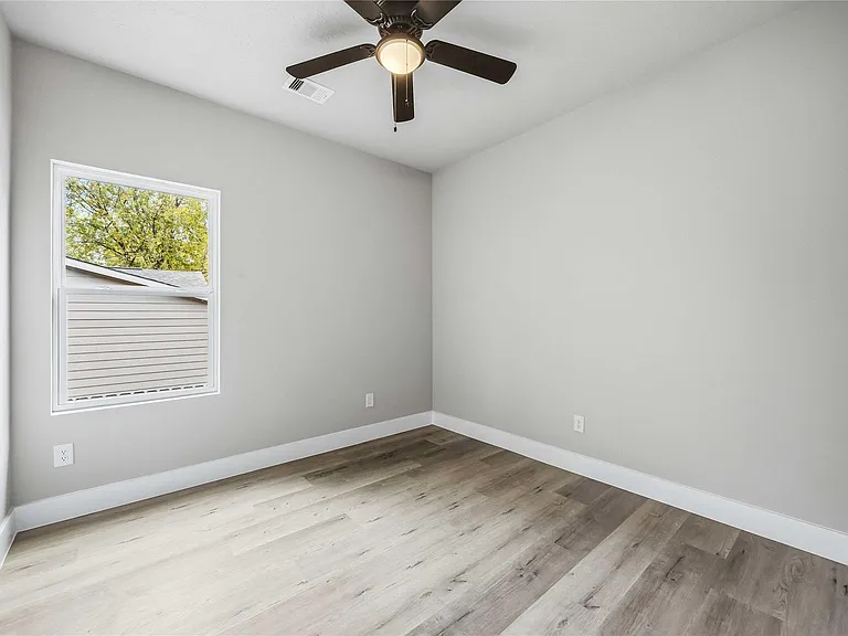 8512 Farqueson St — Photo 20