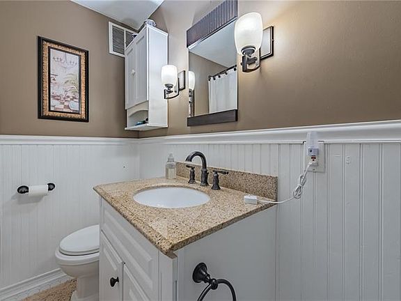 4th image of 11151 Mockingbird Dr