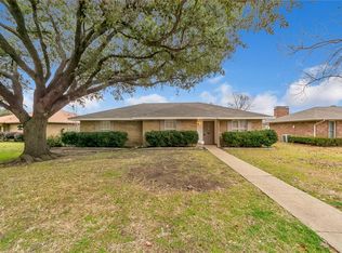 409 Meadow Ridge Dr, Cedar Hill, TX 75104