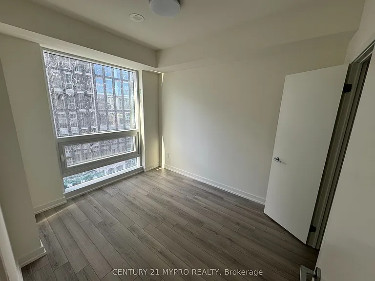 89 Church St #1010 — Photo 6