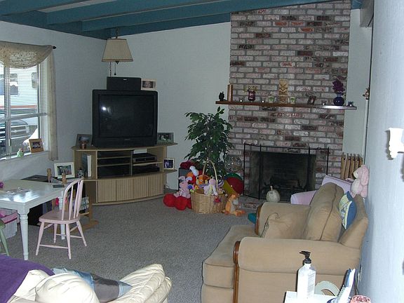 3rd image of 689 Harrison Ave #1