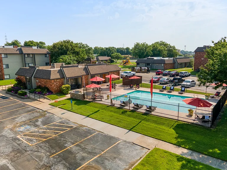 Brookwood on 86th - Move-In Today and Receive a $500 Visa Gift Card! — Photo 52