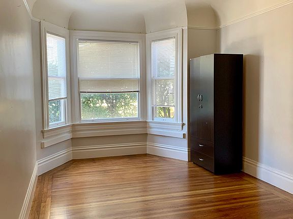 2nd image of 1319 Sacramento St