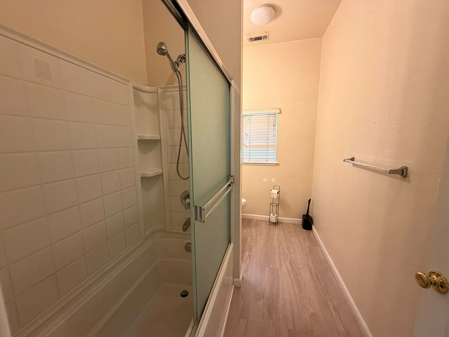 2 bed, 1100 sqft, $1,650 — Photo 3