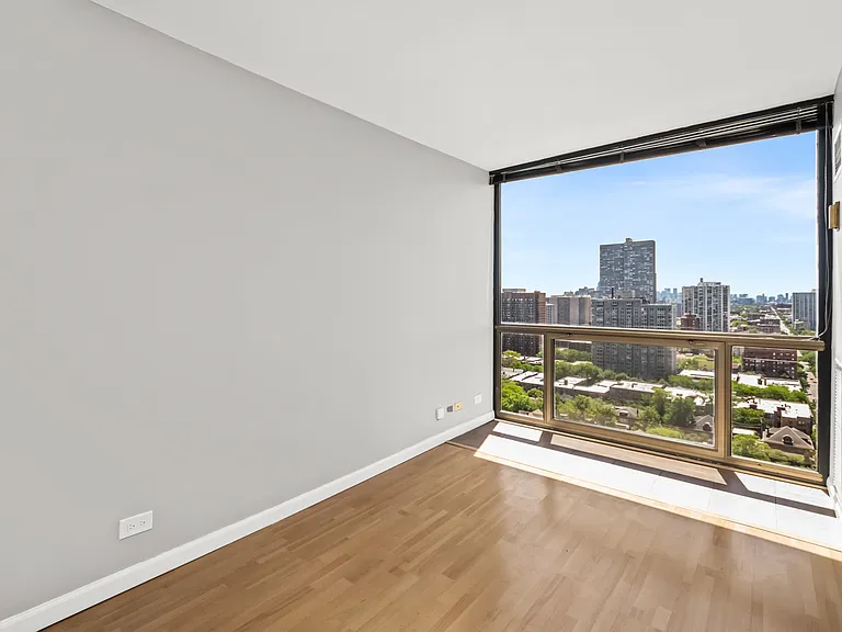 4343 N Clarendon Ave #2401 — Photo 10