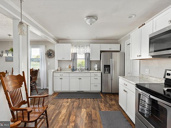 2nd image of 654 Capon Rd