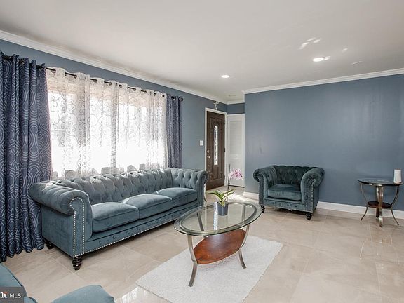 5th image of 56 Shelburne Dr