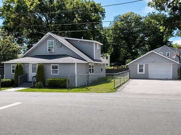 2nd image of 114 Bay State Rd
