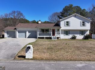 3353 Old Oaks Rd, Buford, GA 30519