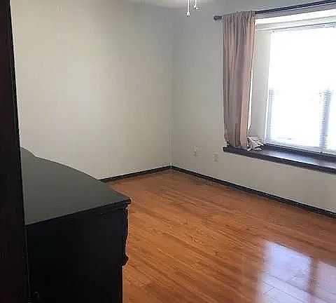 3rd image of 10316 Primrose Ln
