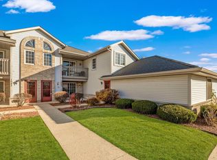 1083 Quinlan Dr UNIT C, Pewaukee, WI 53072