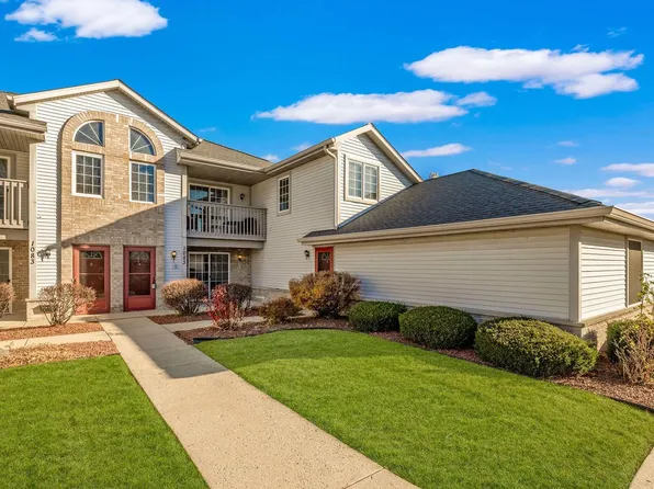 1083 Quinlan DRIVE #C, Pewaukee, WI 53072