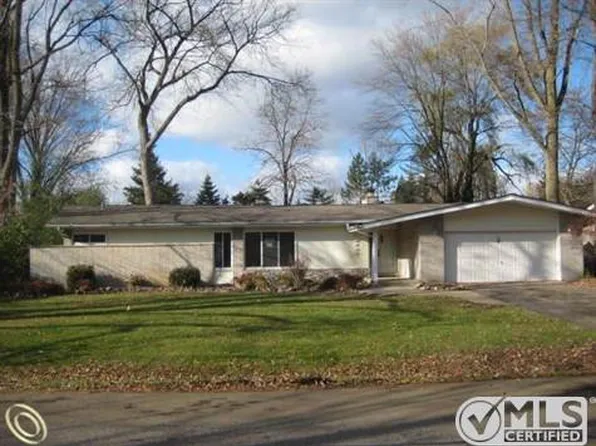 32484 Chesterbrook St, Farmington Hills, MI 48334