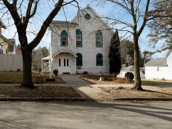 127 Pine St, Glenwood City, WI 54013