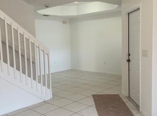 10640 SW 6th St, Pembroke Pines, FL 33025