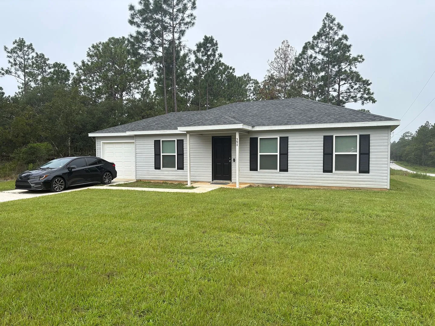 Corner lot - great location! — Photo 1