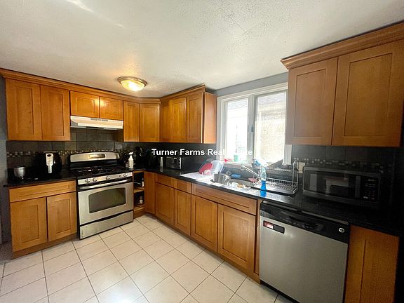 2nd image of 53 Bristol Rd #22