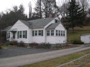 466 Altapass Rd, Spruce Pine, NC 28777