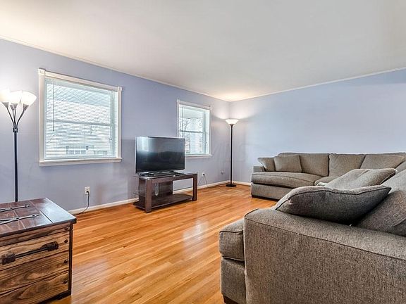3rd image of 6449 Norfolk Dr
