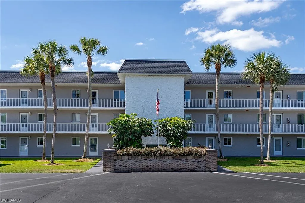 2 bed, 2.0 bath, 1060 sqft, $1,600 — Photo 1