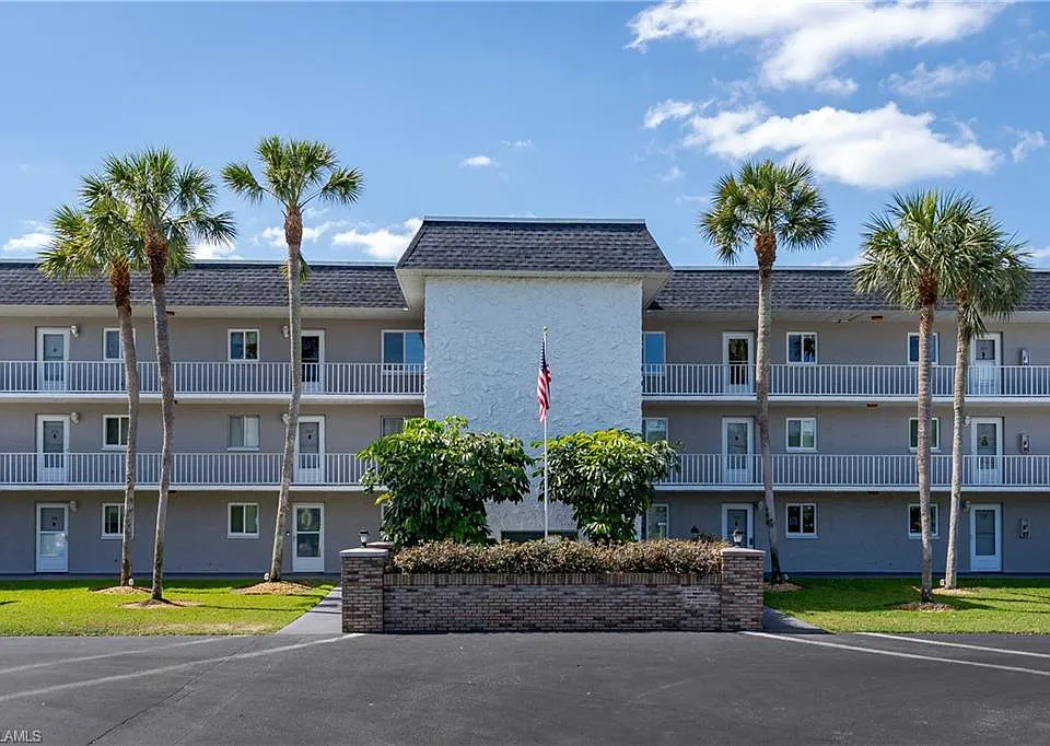 5515 Rattlesnake Hammock Rd #205
