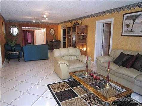 4th image of 1280 NE 159th St