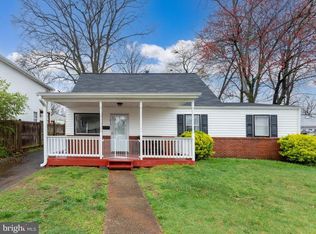 213 Colfax Ct, Manassas Park, VA 20111