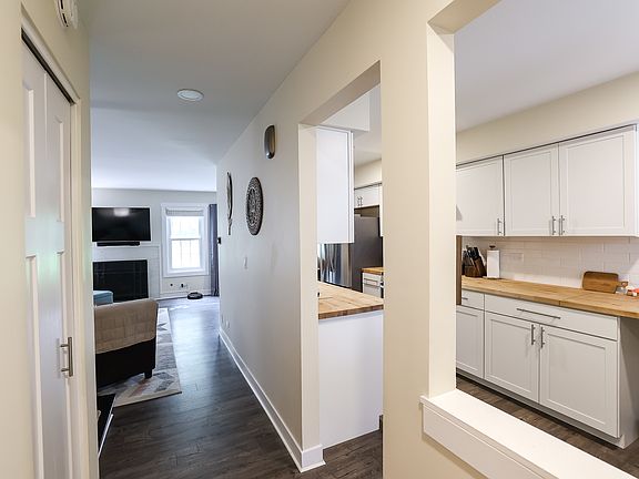 3rd image of 196 White Branch Ct